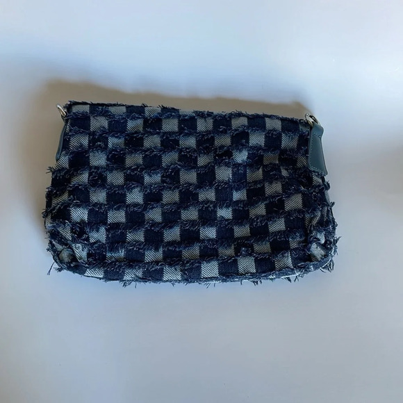Blue checker canvas fuzzy crossbody bag - Picture 5 of 9